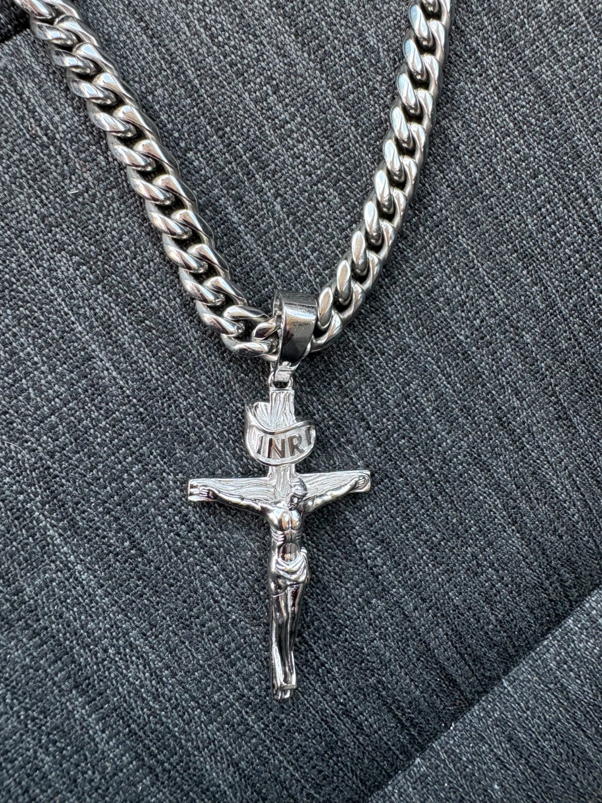 28″ 7mm silver chain and 2″ cross