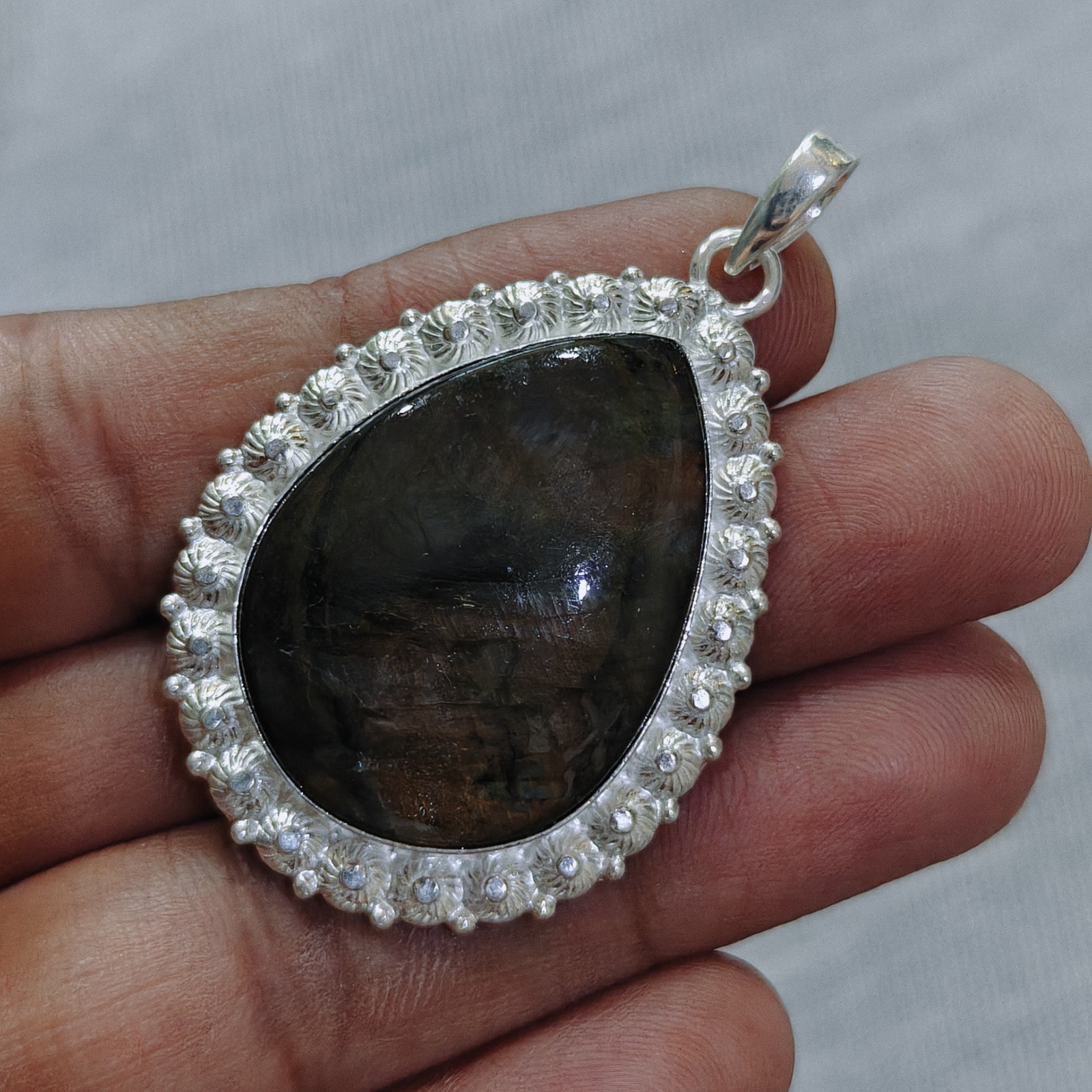 Beautiful Natural Labradorite Gemstone Pendant Sterling Silver Handmade Pendant