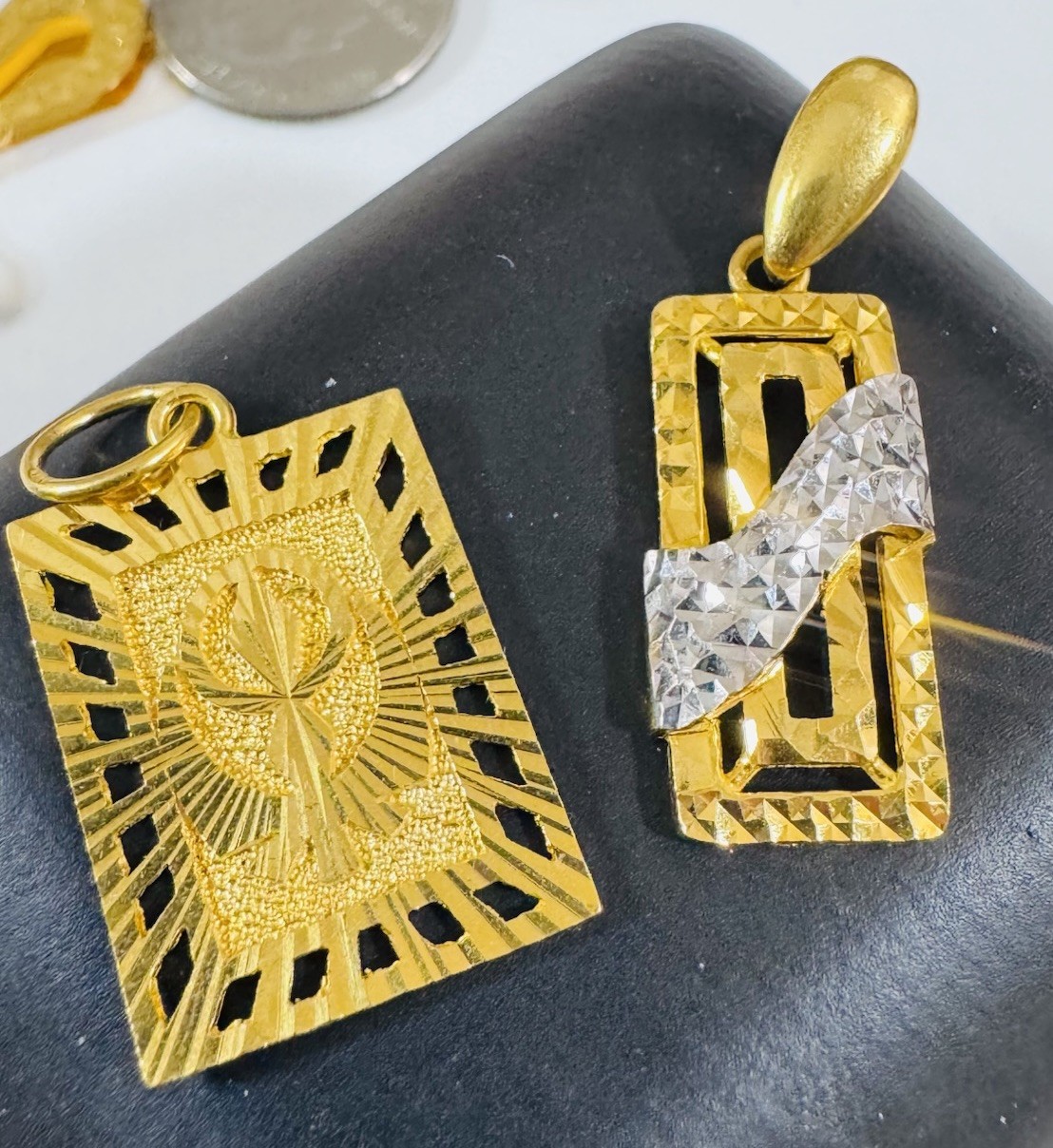 22K 916 22C Real Gold Two Set of Pendant 1 Rectangle & 1 Divine Allah 6.3g