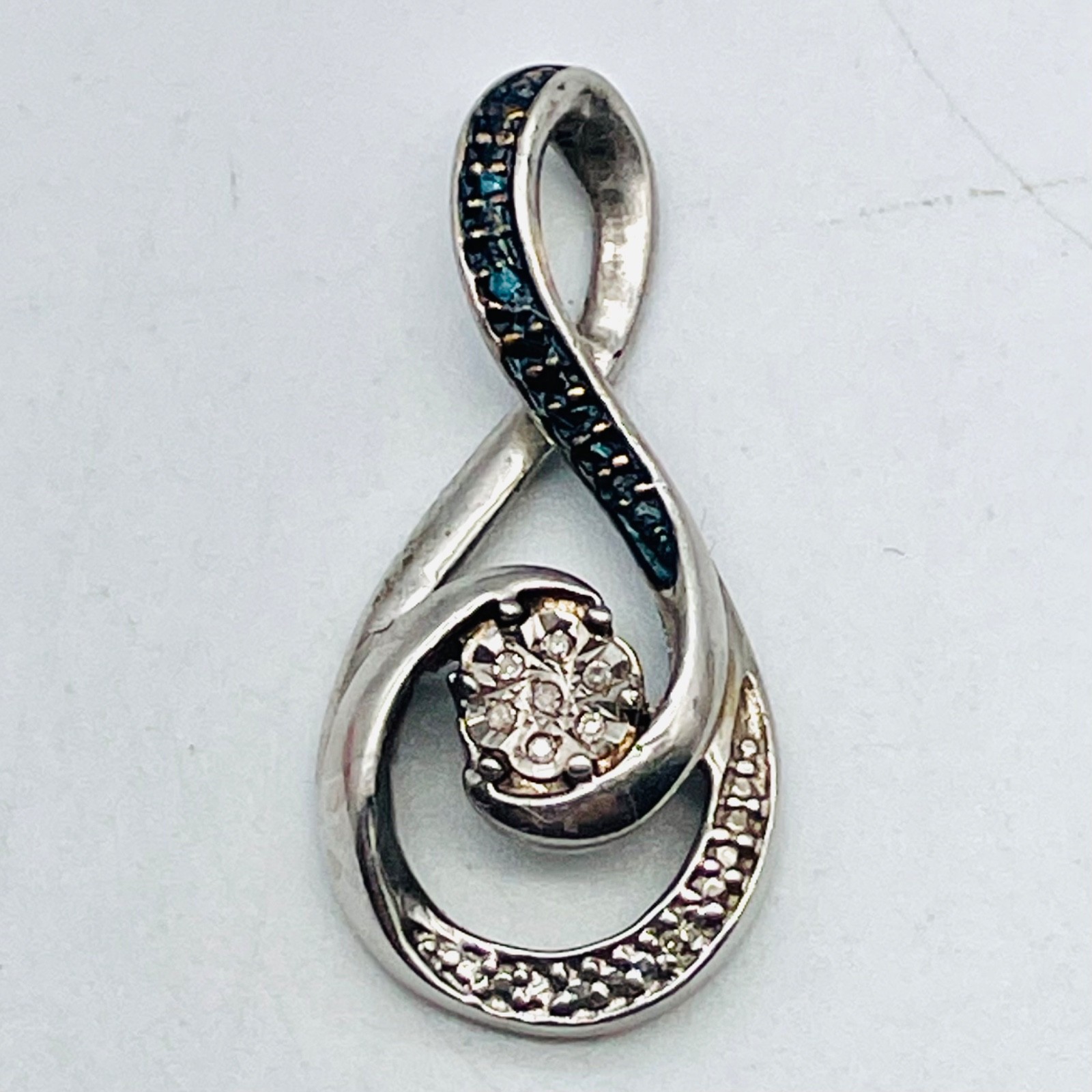 Sterling 925 Infinity Pendant Rihnestones 2.7g 1.25″ Unbranded