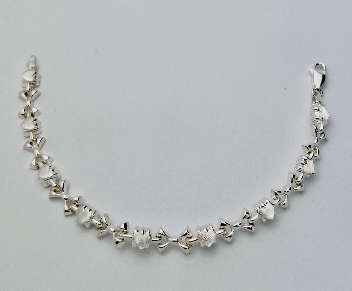 925 Sterling Silver Satin Heart Bow Link Bracelet 7 1/4”