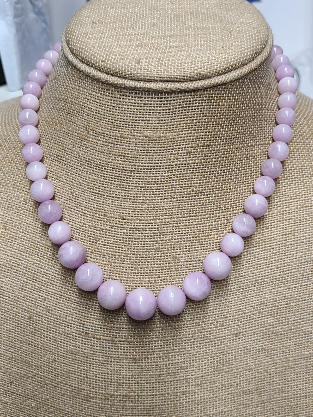 AAAA Vala Danta Kunzite Beaded 365.00 ctw Necklace 18 Inches in Rhodium Over Ste