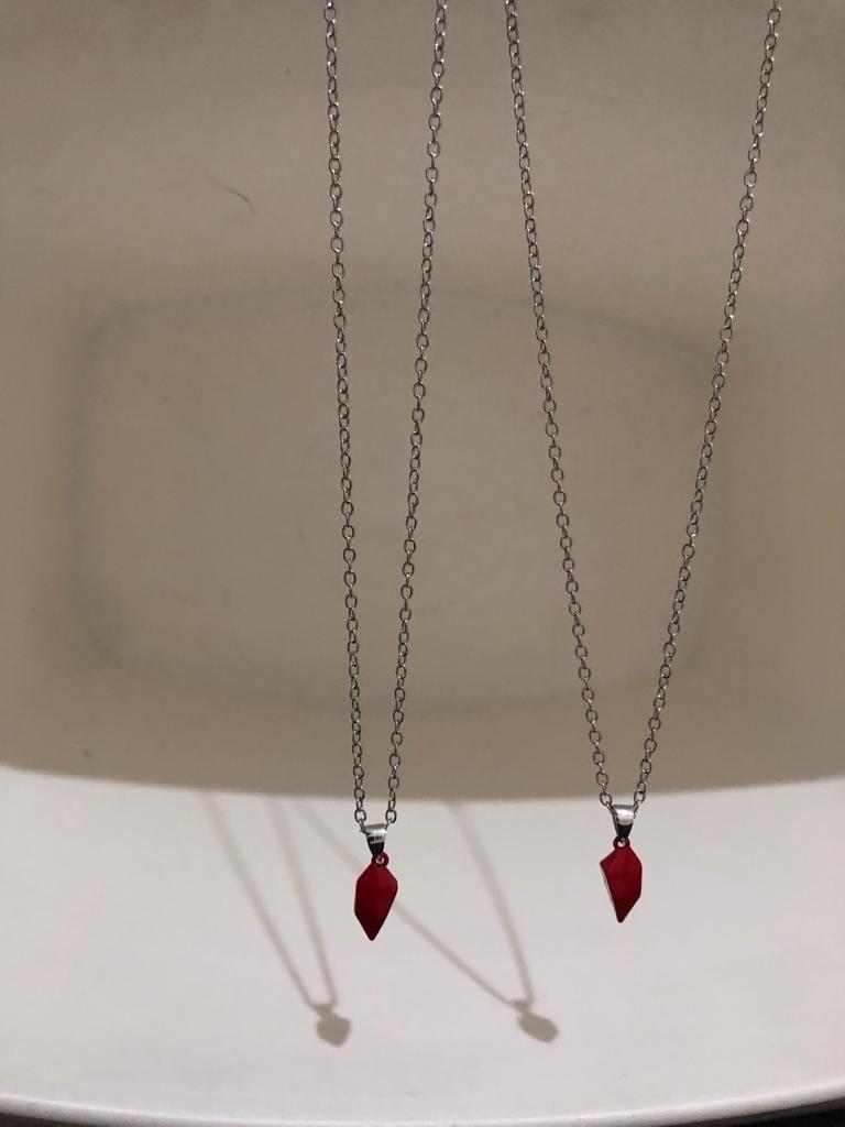 Korean Magnetic Chain Couple Lovers Gothic Heart Necklace Cut into Two Hearts Me