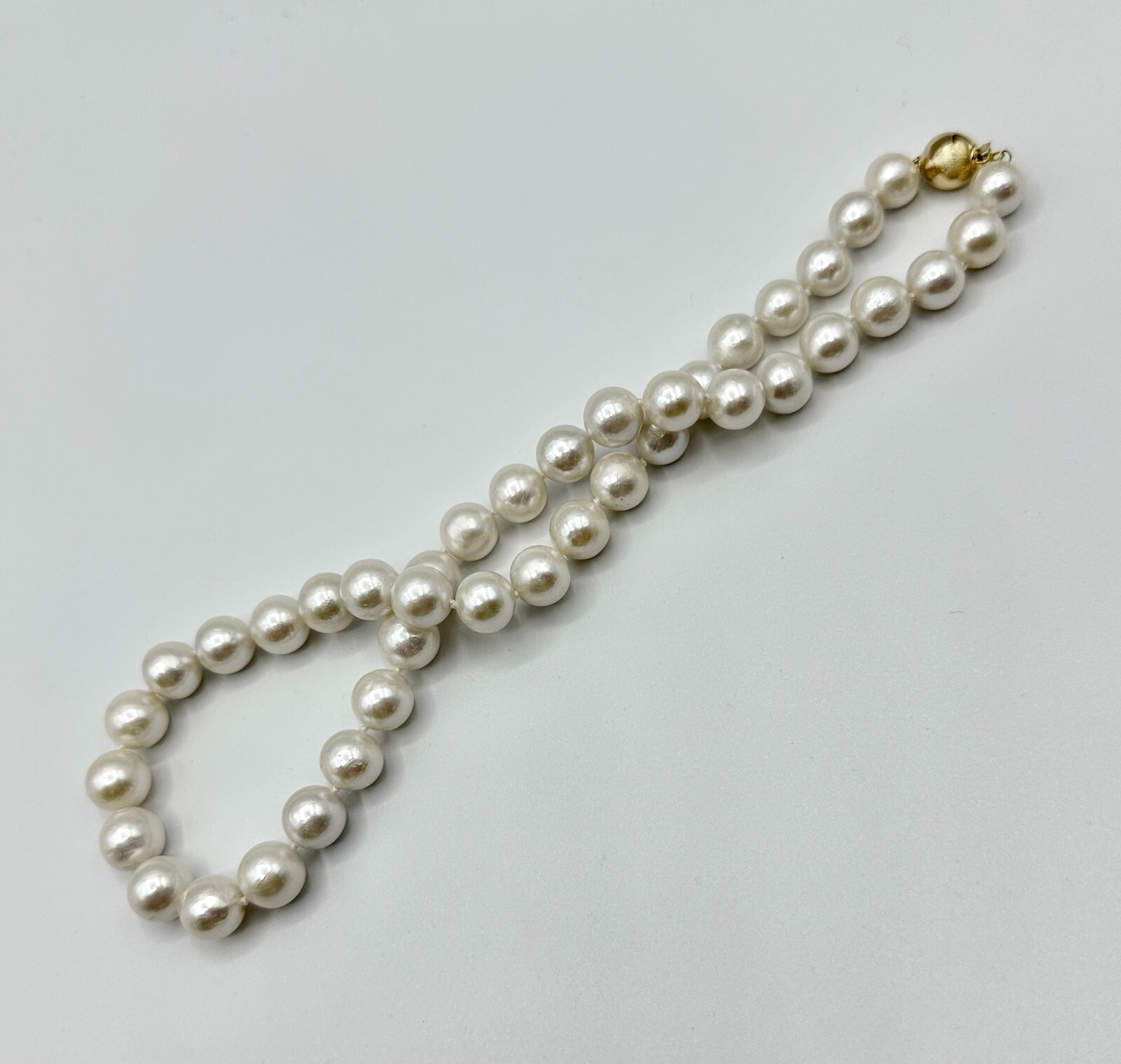 Gorgeous 9 mm South Sea White Saltwater Pearl Necklace 14 kt Solid Gold