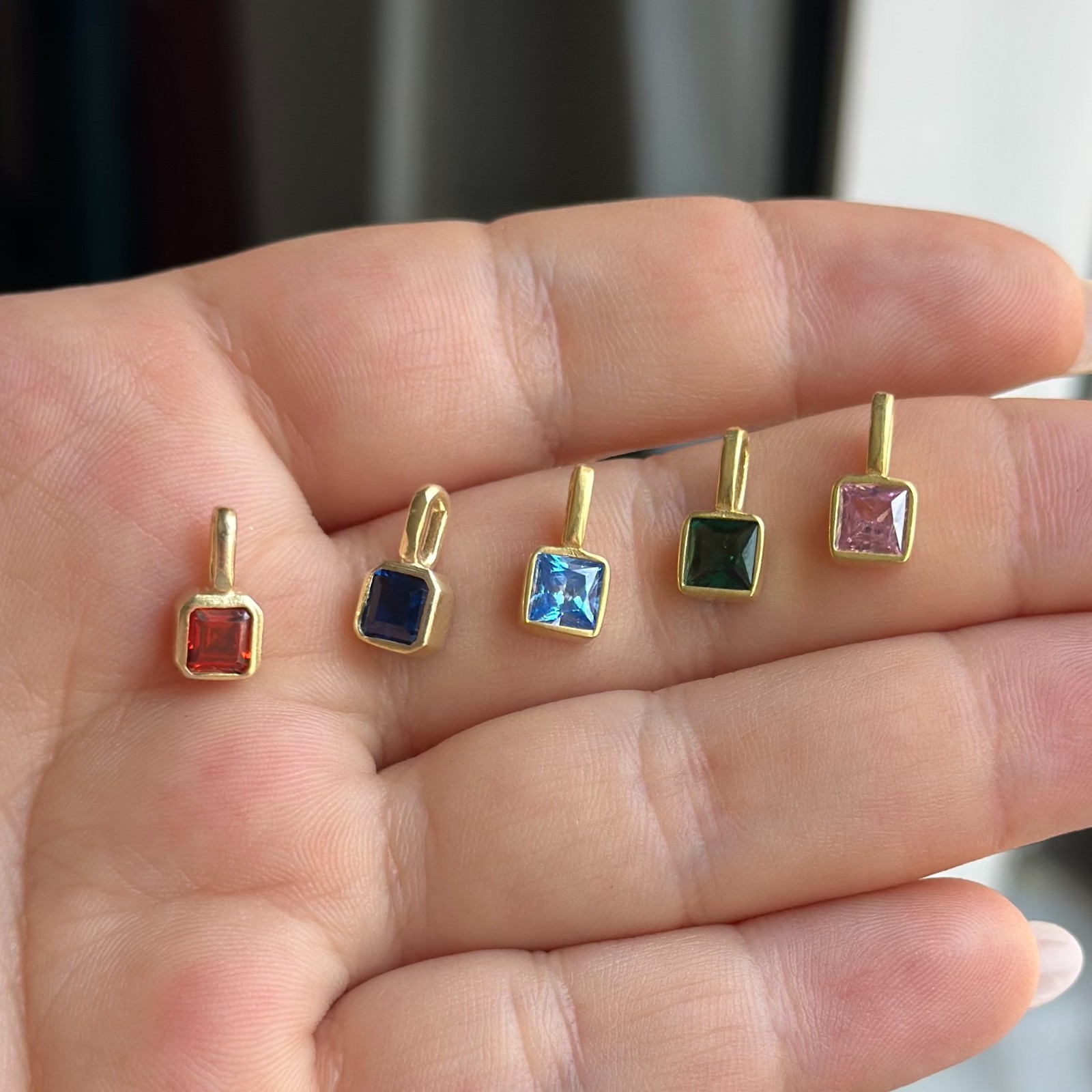 14k Gold Handmade Lab-Created Princess Cut Sapphire Gemstone Pendant Necklace