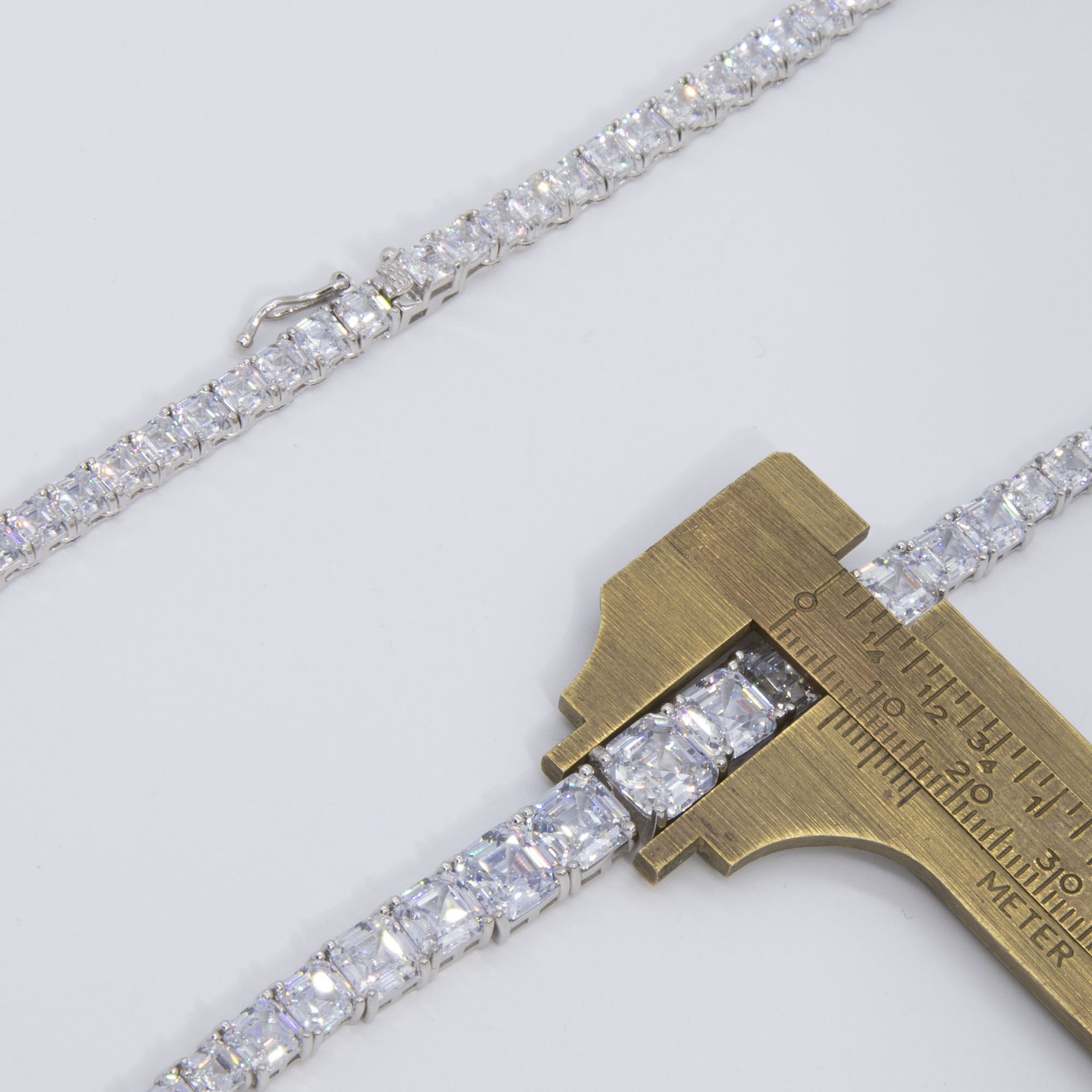 Graduated Princess-Cut Tennis Chain Necklace Sterling Silver 925