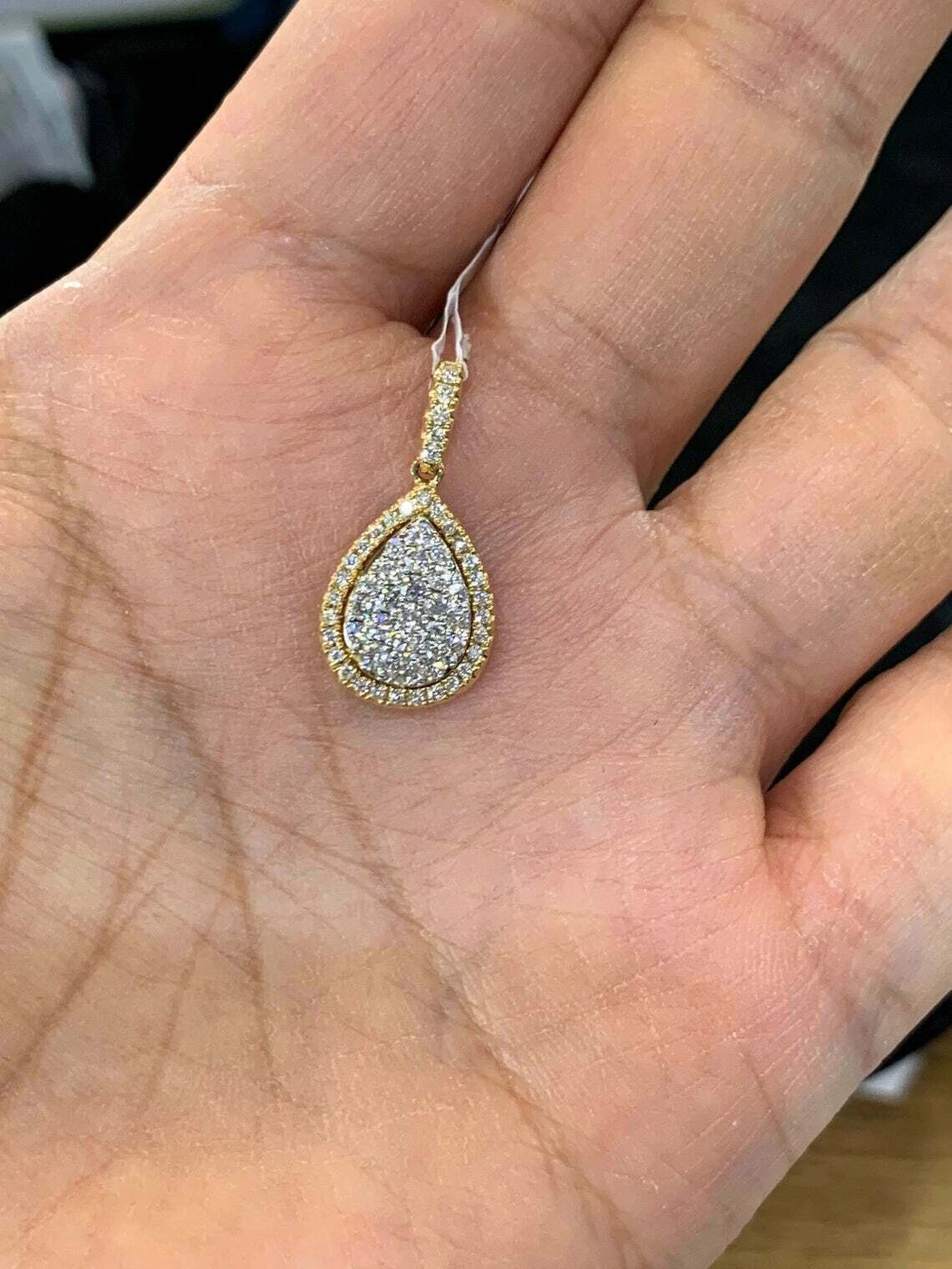 1Ct Round Cut D/VVS1 Diamond Teardrop Pendant Free Chain 14K Yellow Gold Finish