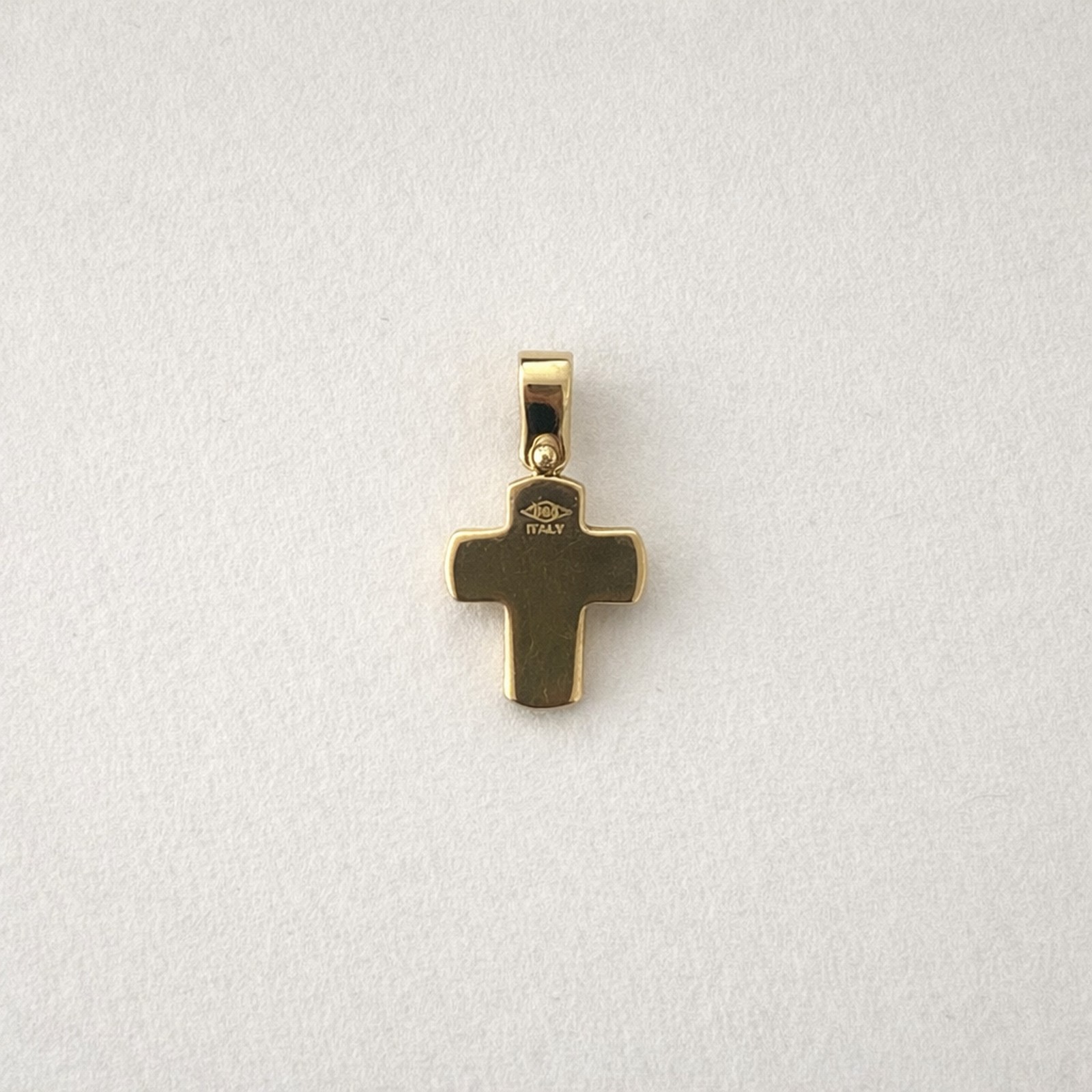 14K Gold Plain Cross Pendant 0.75in Polished Finish