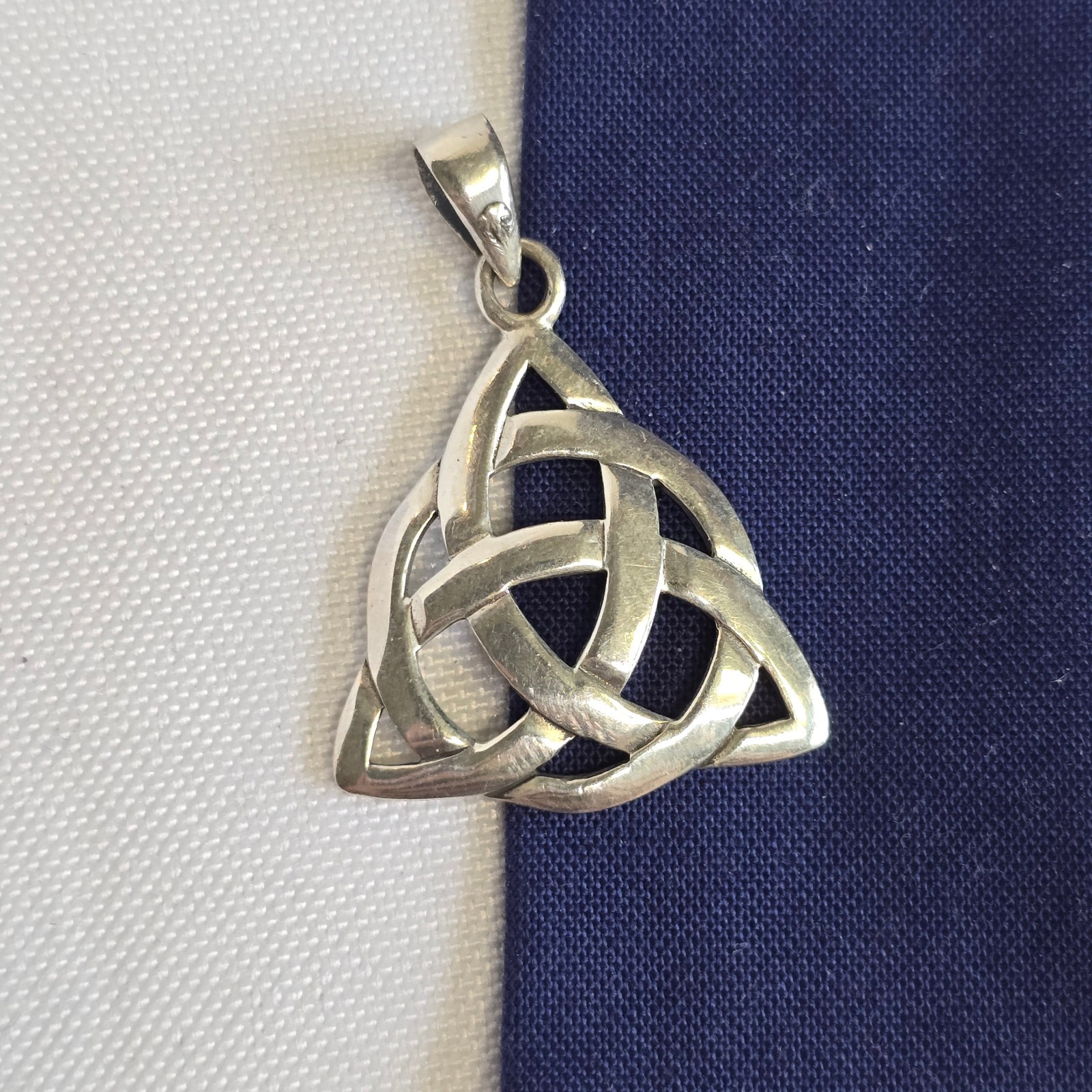 Sterling Silver Pendant 3.93g Fine Jewelry Trinity Knot Charm