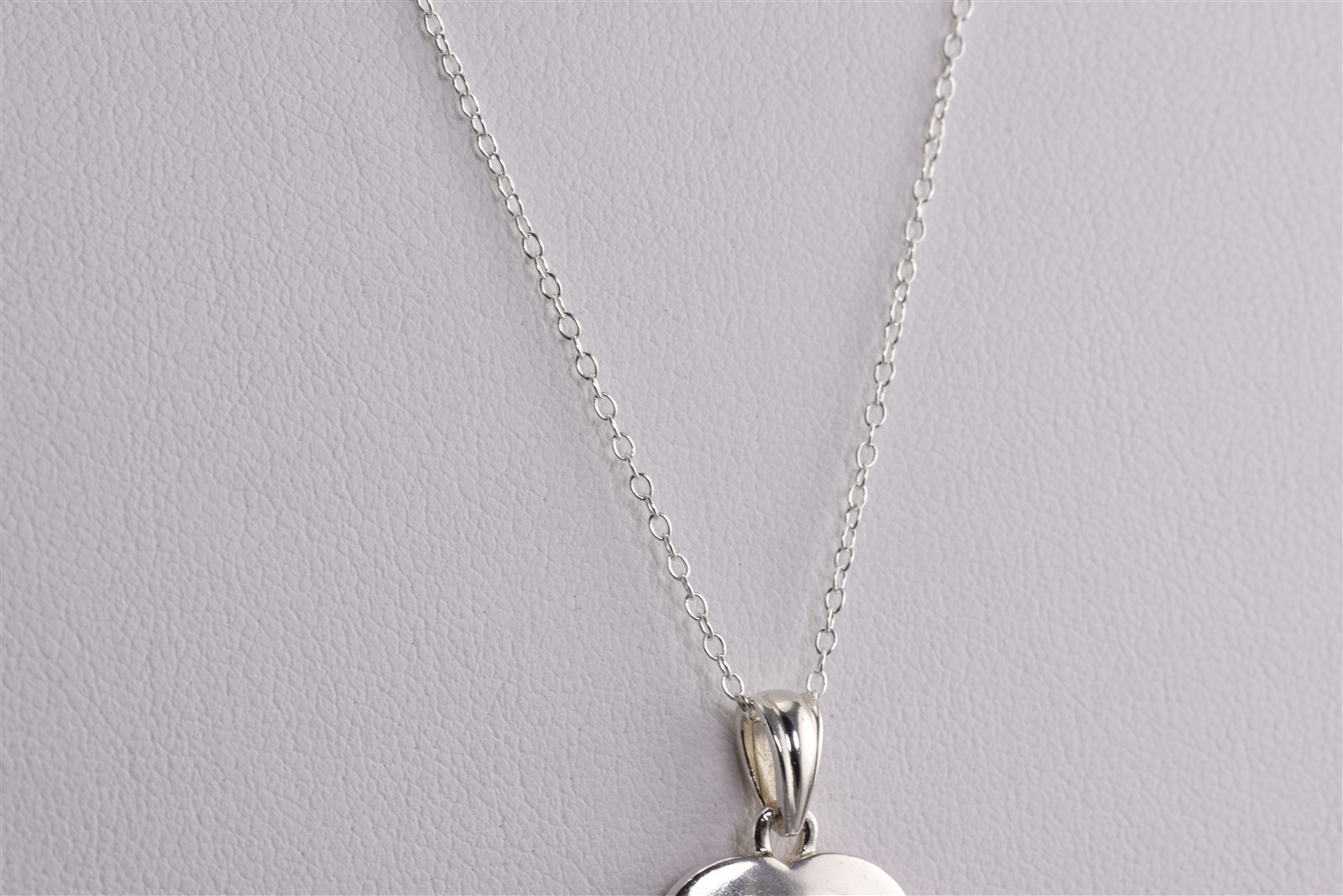Sterling Silver 16mm x 16mm Pink Mother of Pearl Heart 925 Pendant 18″ Chain