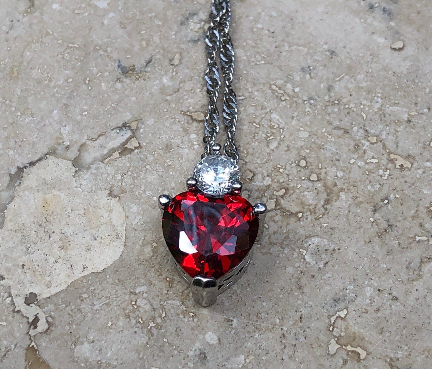 ❤️✨925 STERLING SILVER Red Ruby Garnet Color HEART Pendant Necklace TWIST CHAIN