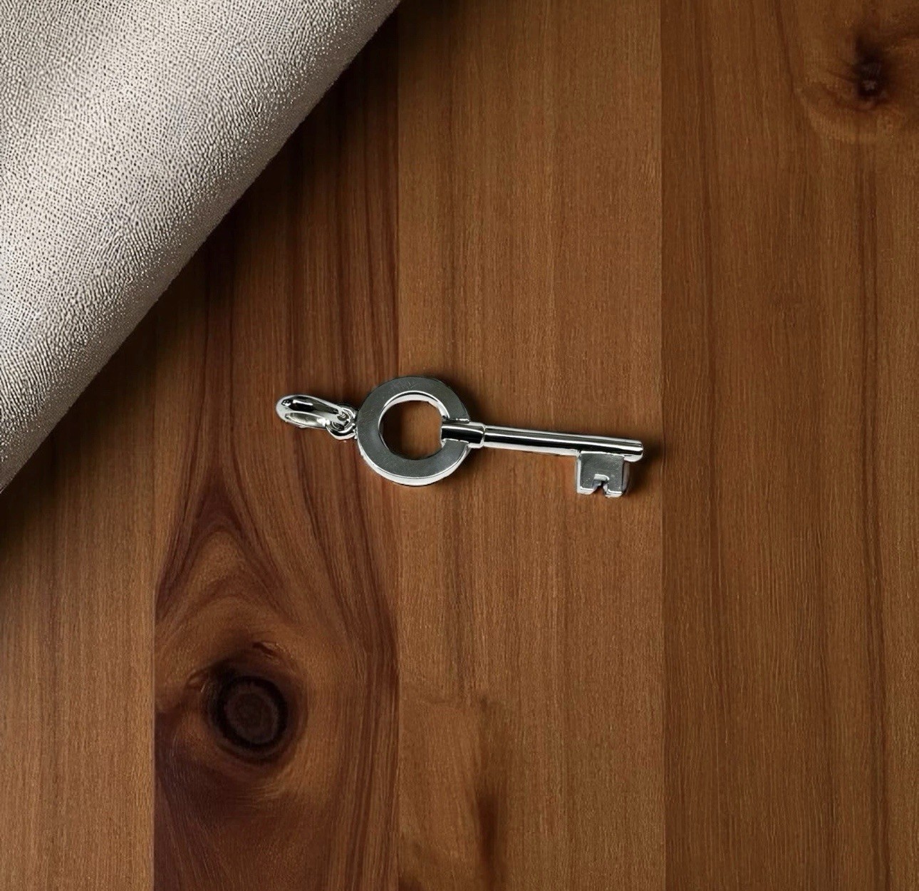 Silver 925 Key Pendant Round ( Could Be Rose Or Yellow Plated)