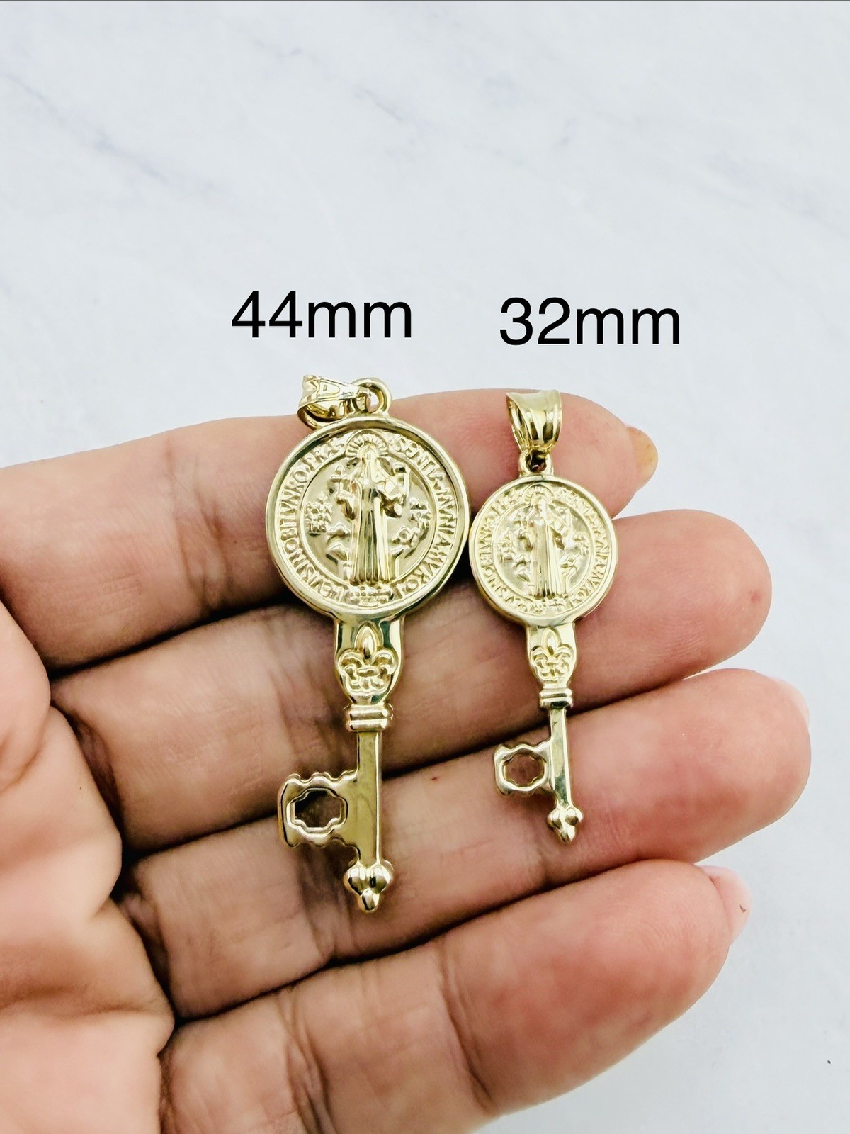 10K Gold St. Benedict Key Pendant / Dije llave San Benito