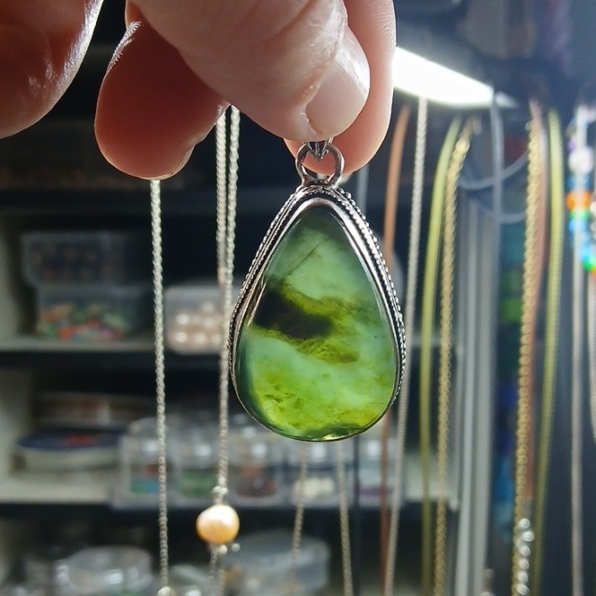 Handmade in India 925 Sterling Silver Teardrop Nephrite Jade Pendant