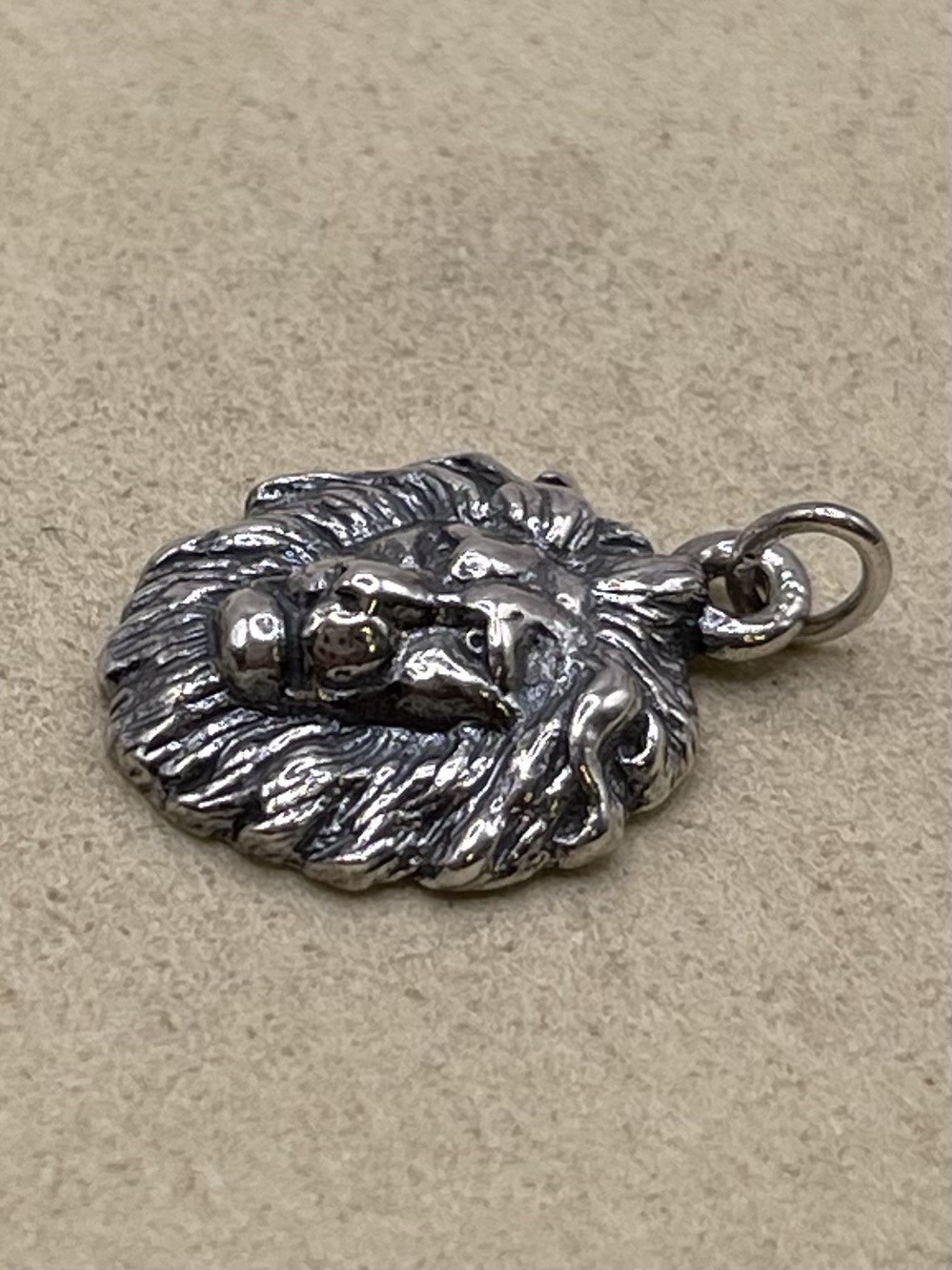 Retired James Avery Lions Head Charm Pendant ORIGINAL Uncut Loop Sterling Silver