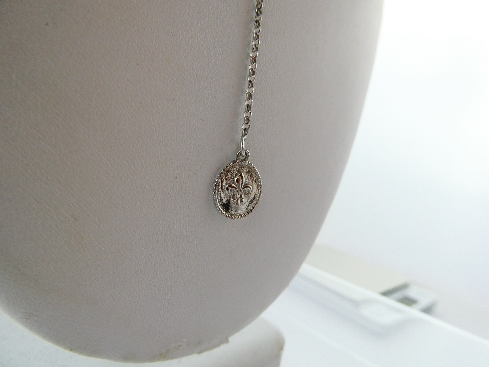 LIR Religious Sterling Silver Cross and Fleur De Lis Necklace 925 6.3g 23.5 Inch