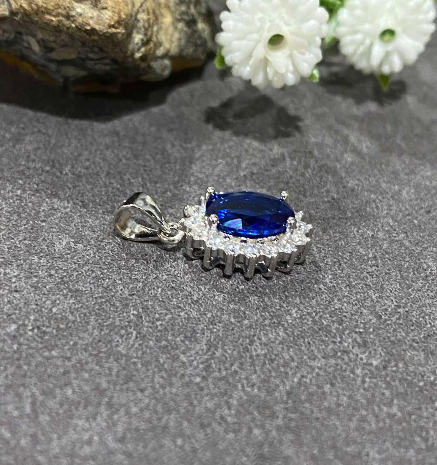 4.50 Ct Oval Cut Natural Sapphire Diamond Gorgeous Pendant 14K White Gold