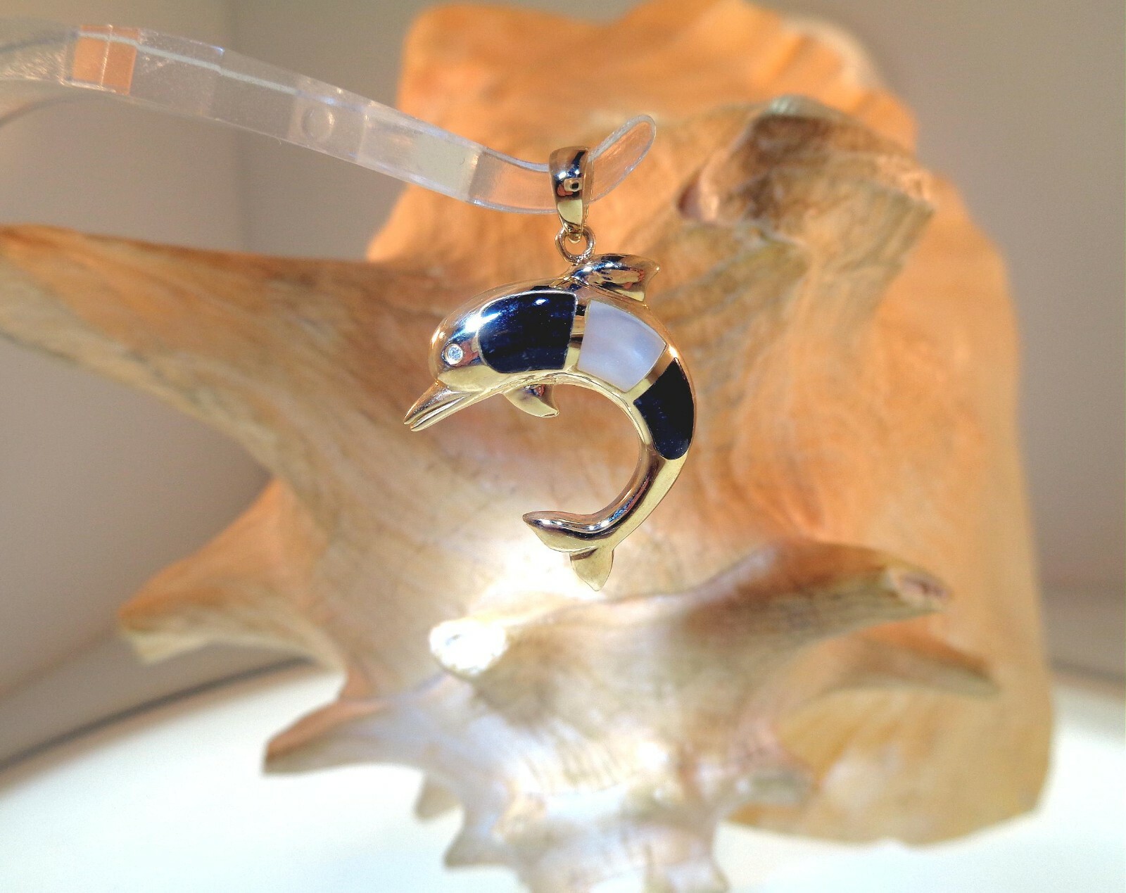23.5MM 14K YELLOW GOLD MOTHER PEARL BLACK ONYX DIAMOND HAWAIIAN DOLPHIN PENDANT