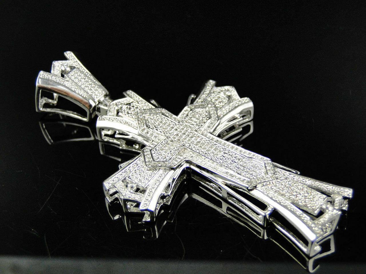 Mens Large Round Cut VVS1 3 Inch Diamond Mens Cross Pendant Charm 1.0 Ct