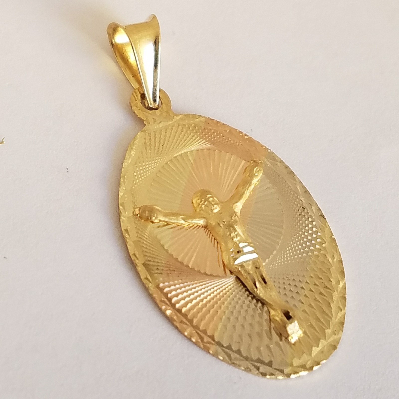 U23805 with packaging 14k yellow gold Jesus crucifix oval pendant charm G3D