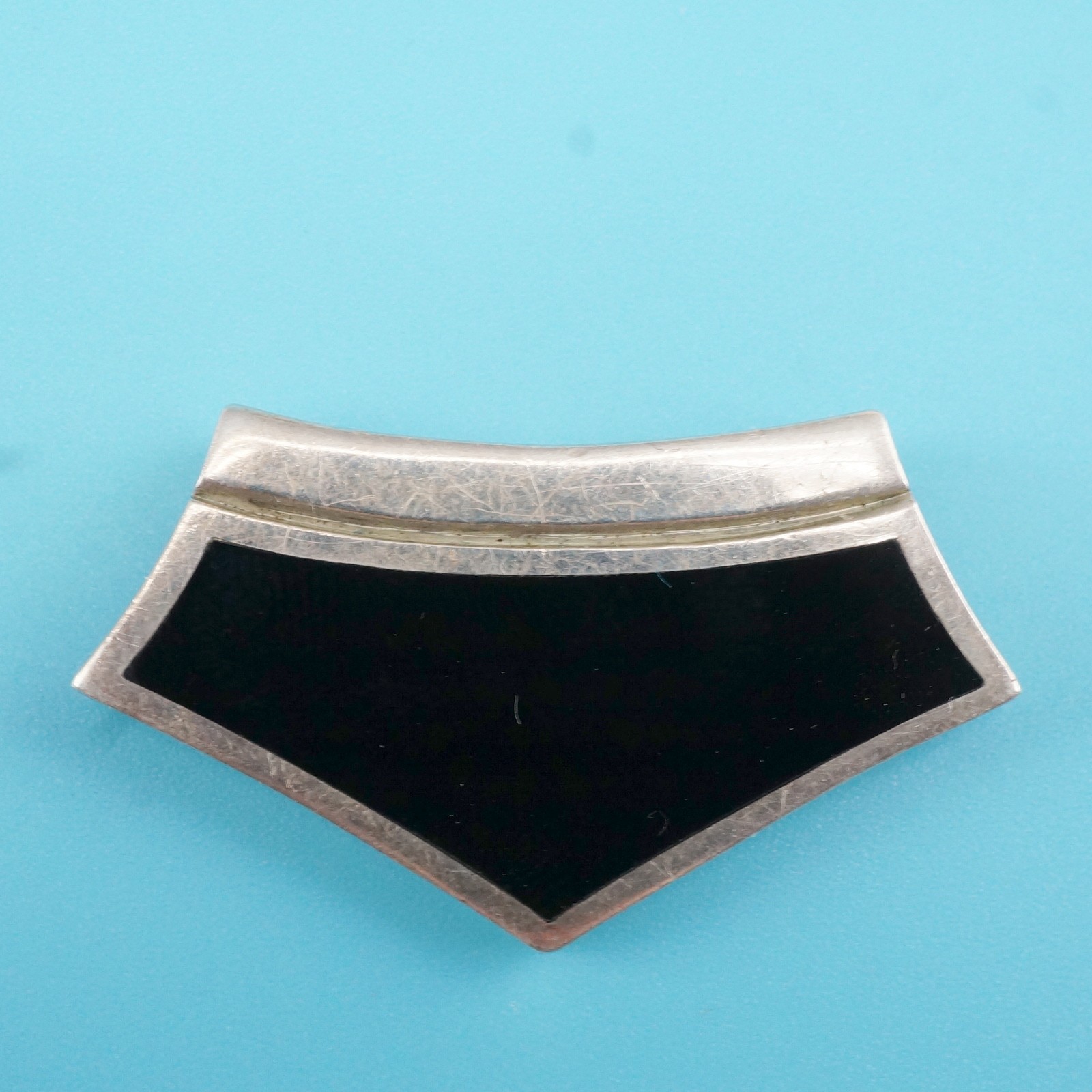 Vintage Sterling Silver 925 SU Thailand Shield Pendant for Cord/Chain 5.6g 2″