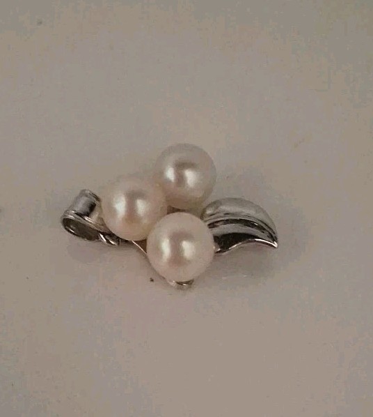 Vintage Sterling Silver 925 Triple Pearl Leaf Pendant Botanical Cluster Necklace