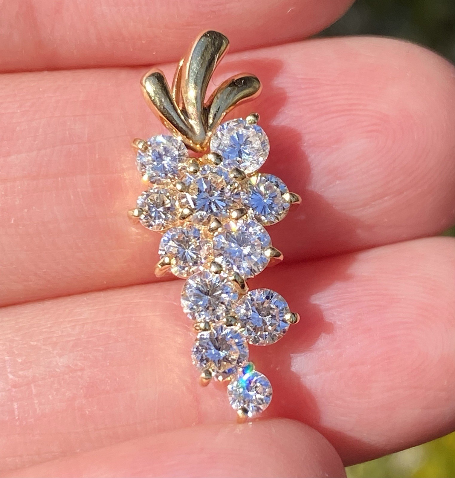 Stunning 18K Yellow Gold 1.50CTW 100% Natural Quality Diamond Pendant