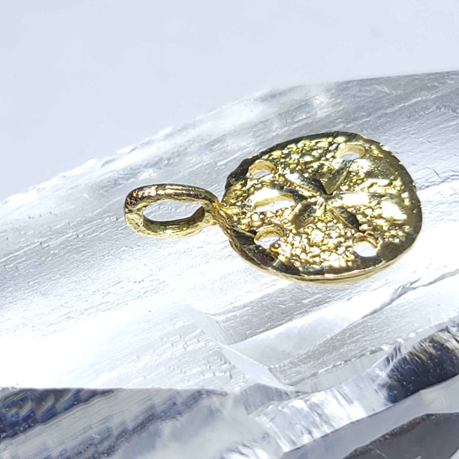 14 Karat Yellow Gold Sand Dollar Charm Pendant 14k Beach Nautical Resort Wear