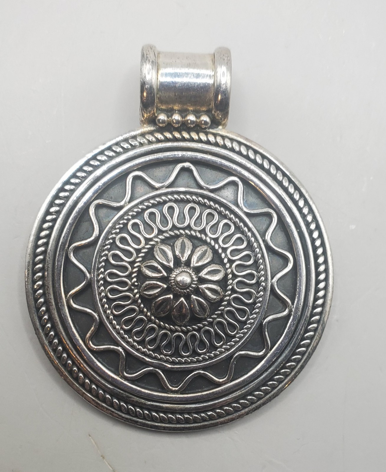 Doug Paulus dP 925 Sterling Silver India Floral/Shield Pendant 19.1 Grams