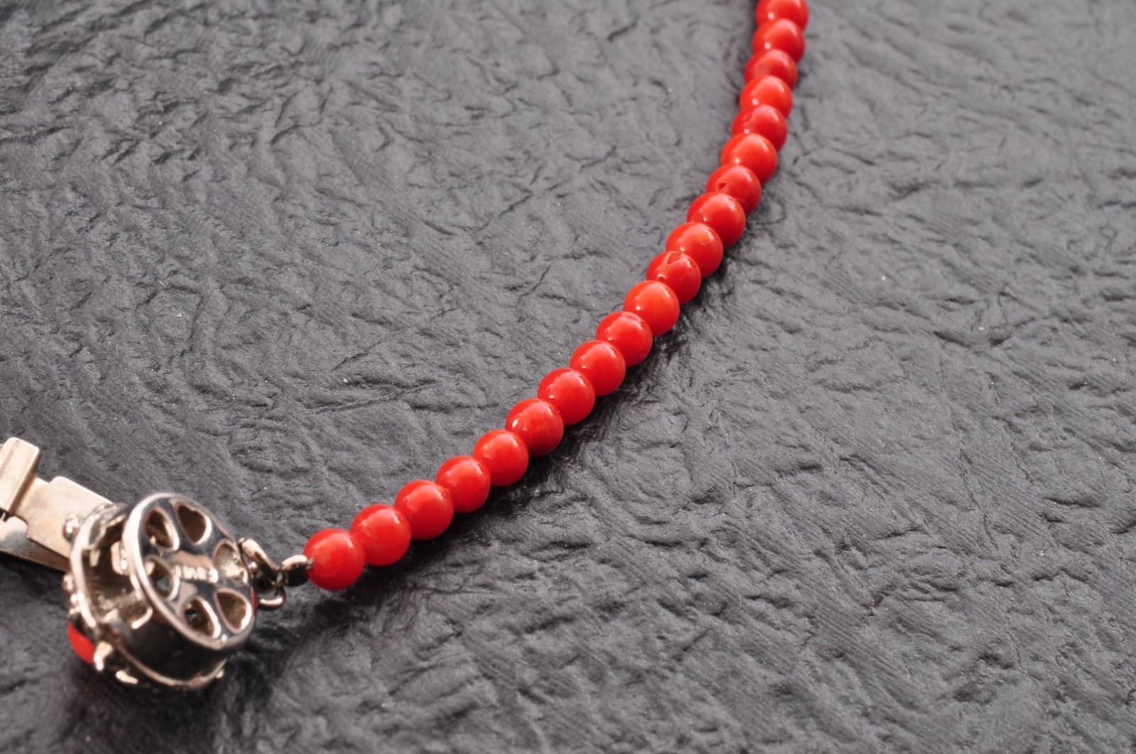 925 silver clasp, red coral undyed Rosary-style necklace (67.5ct) Certification.