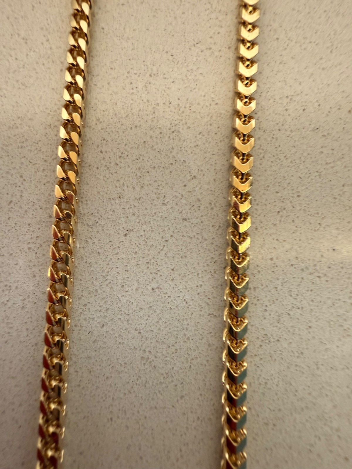 18K Solid Yellow Gold Franco Curb link chain…28 inches…2.5mm..30 grams…NEW!