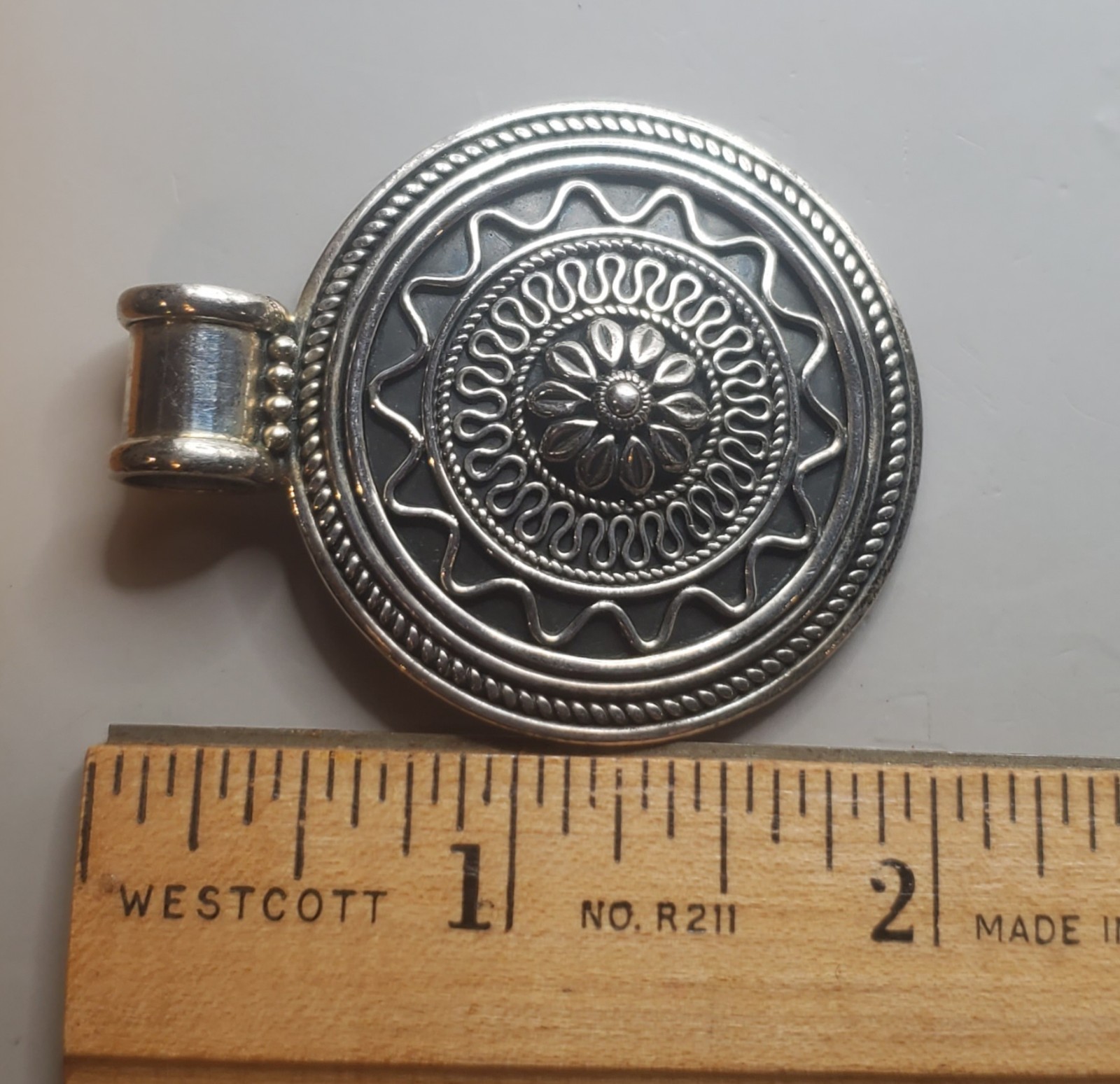 Doug Paulus dP 925 Sterling Silver India Floral/Shield Pendant 19.1 Grams