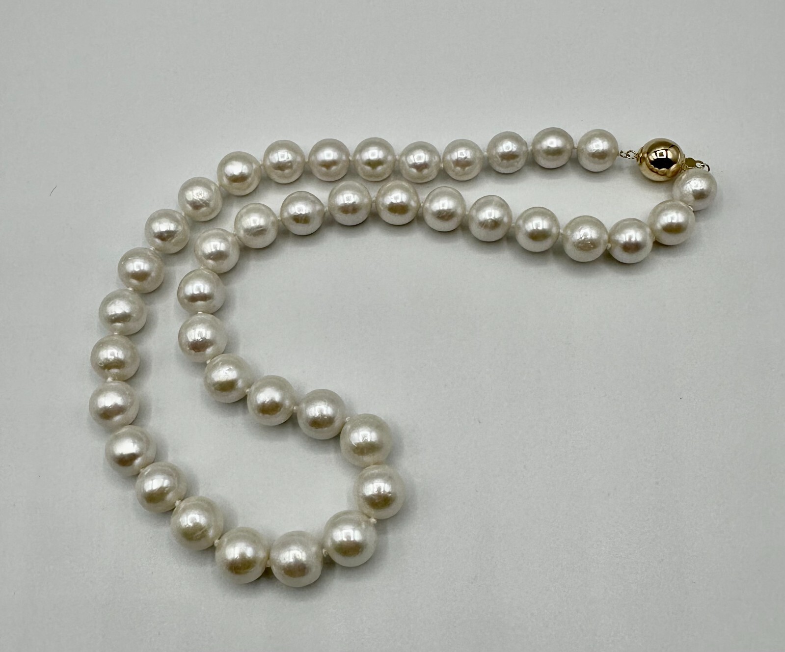 Gorgeous 9 mm South Sea White Saltwater Pearl Necklace 14 kt Solid Gold