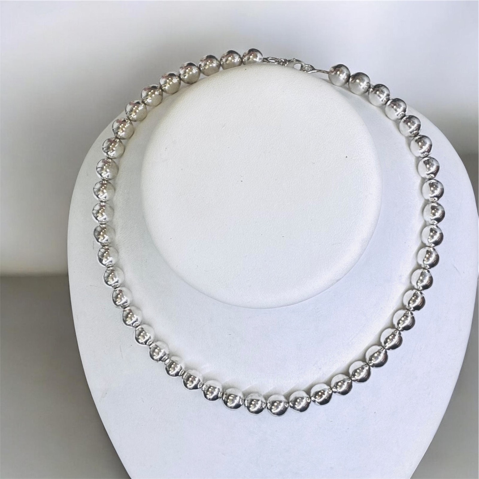 Tiffany & Co. 9MM 16″ HardWear Ball Bead Necklace w/Original Box & Pouch