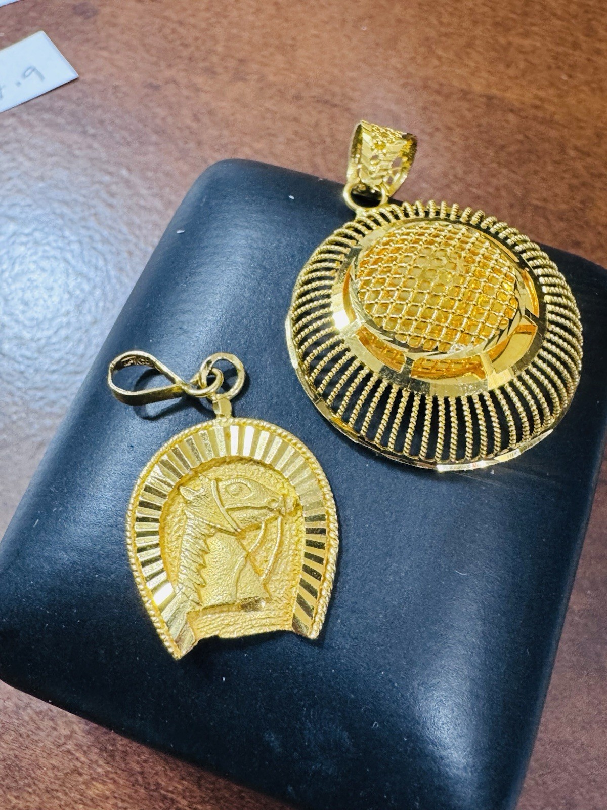 RARE Gold Two Set of Pendant 21K Horseshoe & 22K Round 7.9g