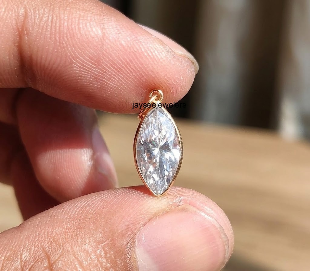 925 Solid Silver Moissanite Pear Shape Unique Fine Charm Jewelry For Anniversary