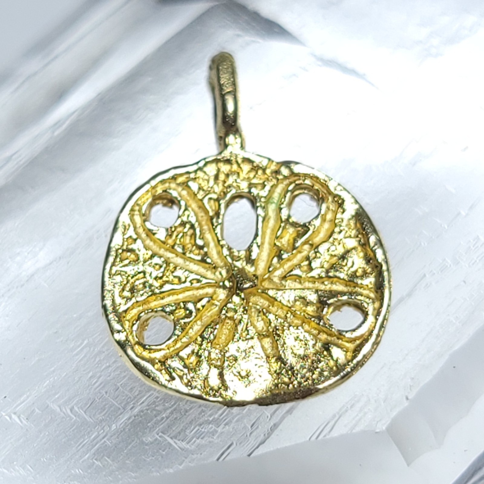 14 Karat Yellow Gold Sand Dollar Charm Pendant 14k Beach Nautical Resort Wear