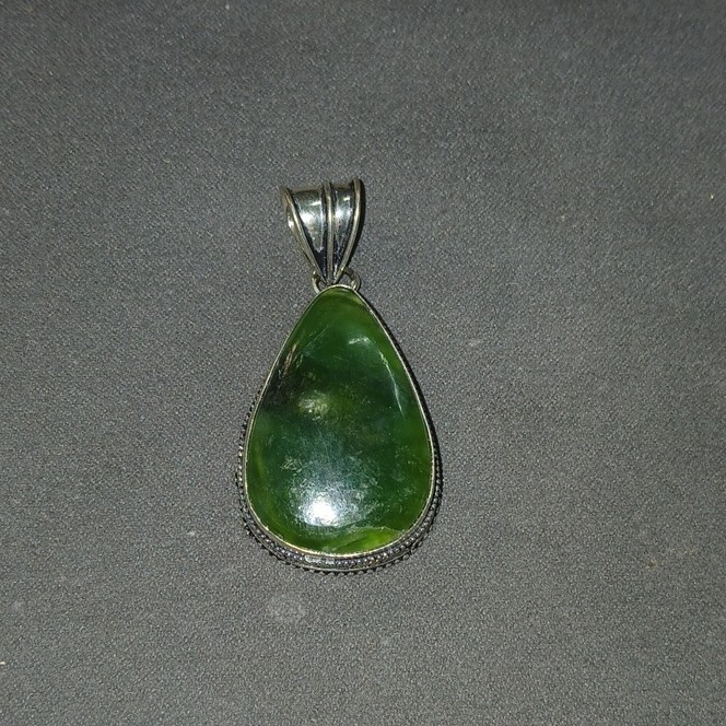 Handmade in India 925 Sterling Silver Teardrop Nephrite Jade Pendant