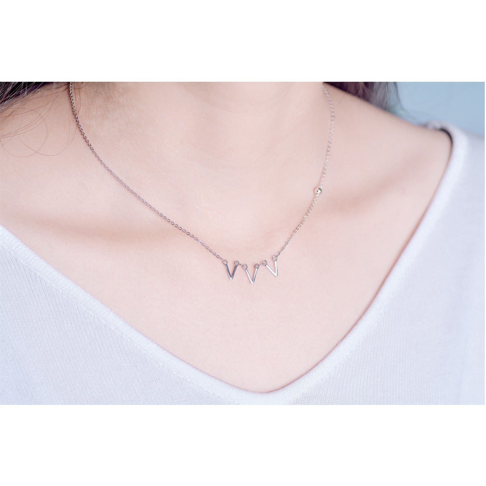 3 pcs Fashion Simple Ladies Silver V Initial Necklace Bridesmaid Gifts for Women