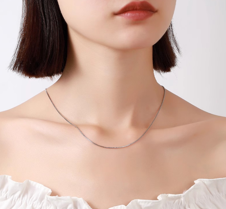 Pretty 14K Solid White Gold 0.45mm Classic White Box Chain Necklace – 18 Inch