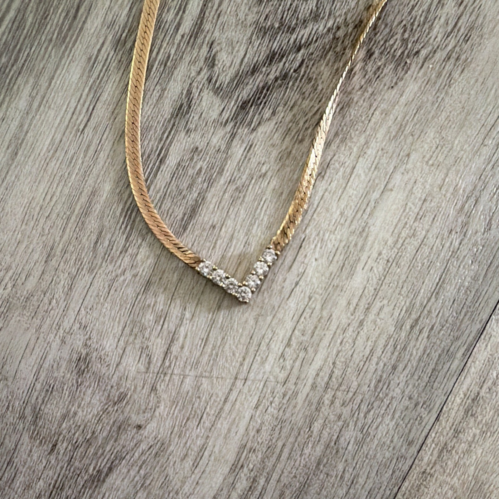 10K Yellow Gold Herringbone Chain Necklace V Pendant Diamond Accent Box Clasp