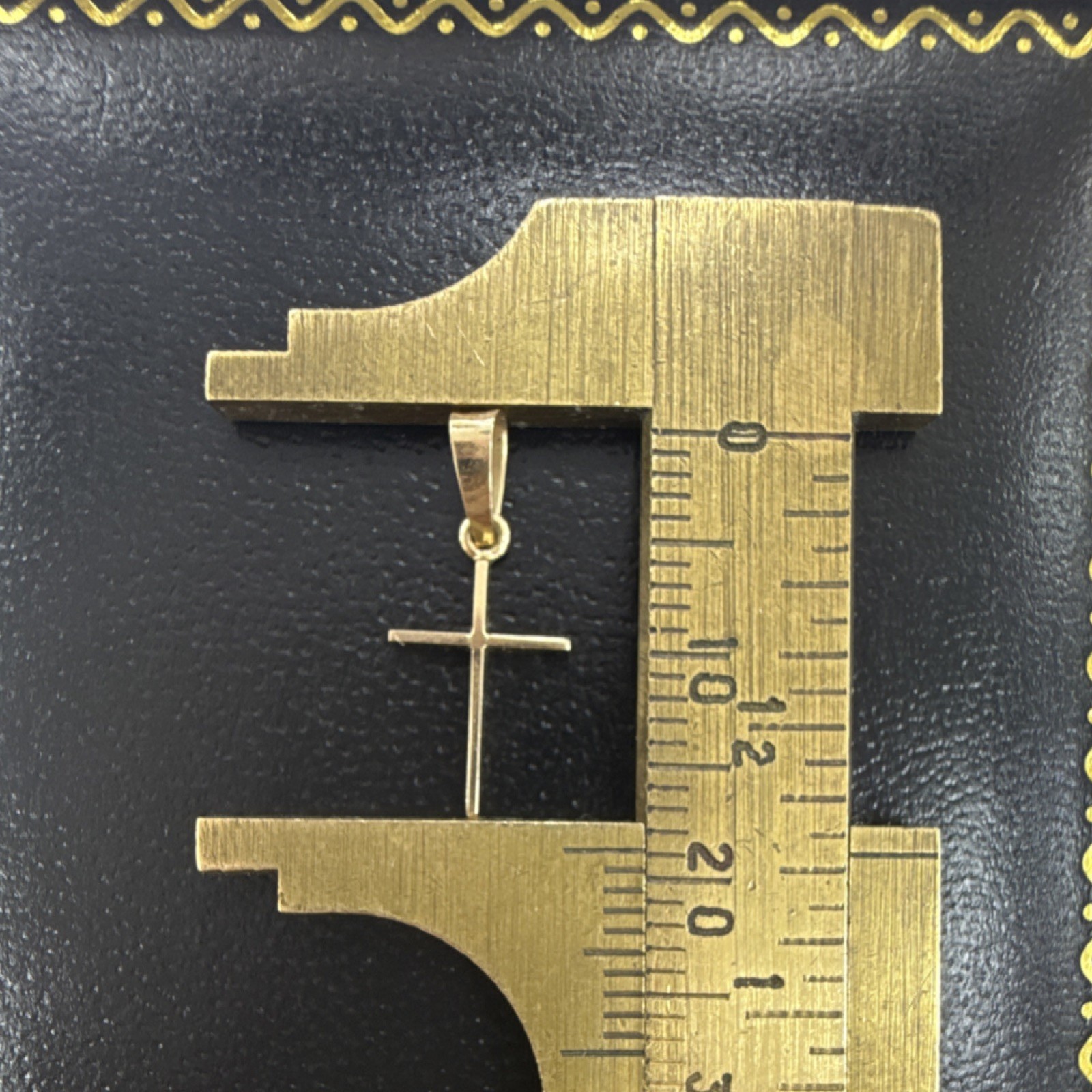 Yellow Gold 14k 0.33 gm cross pendant charm religious