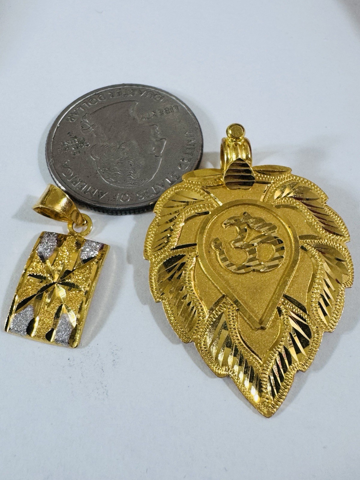 22K 916 22C Real Gold Two Set of Pendant 1 x Heart & 1x Rectangle 7.8g WOMENS