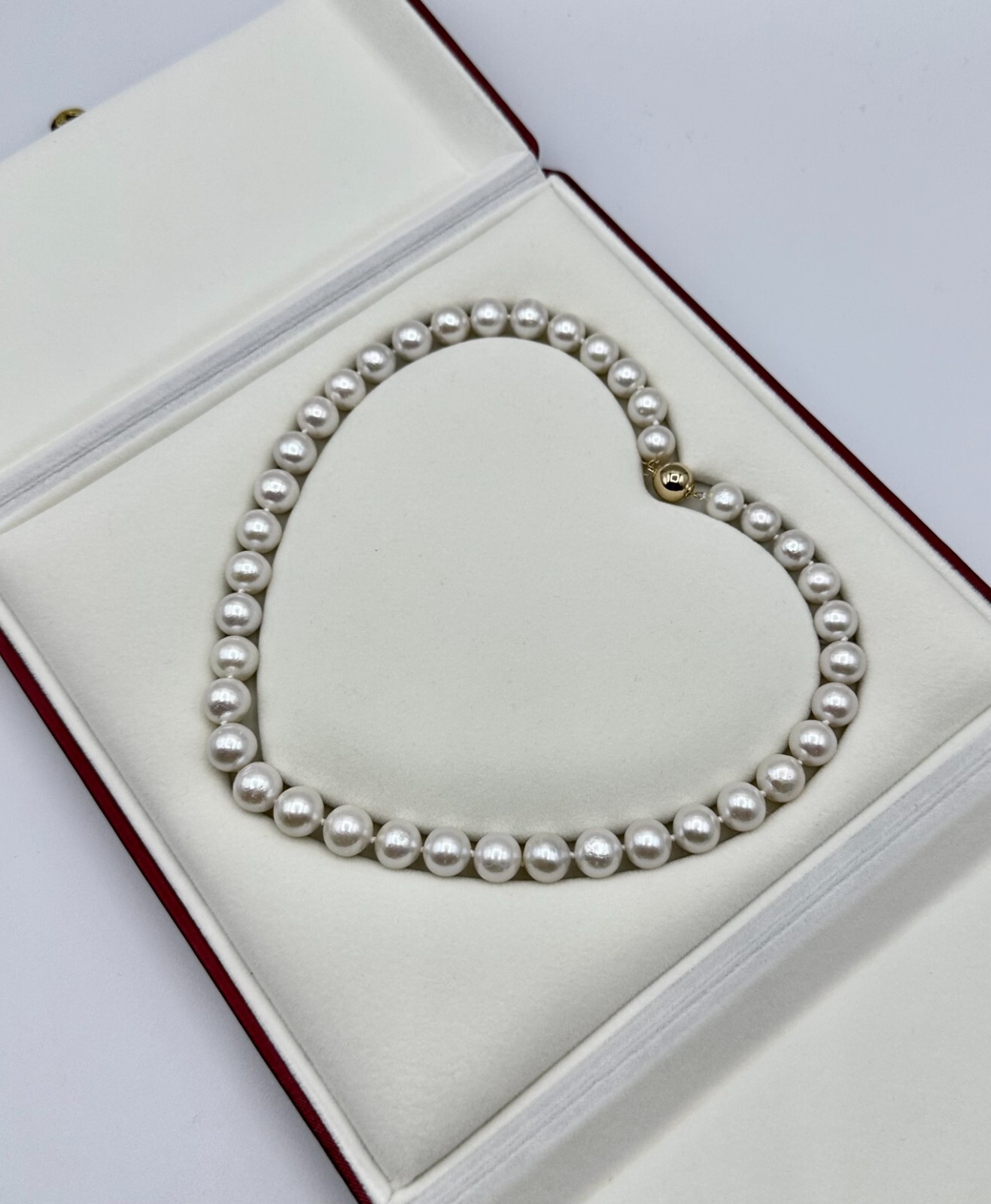 Gorgeous 9 mm South Sea White Saltwater Pearl Necklace 14 kt Solid Gold