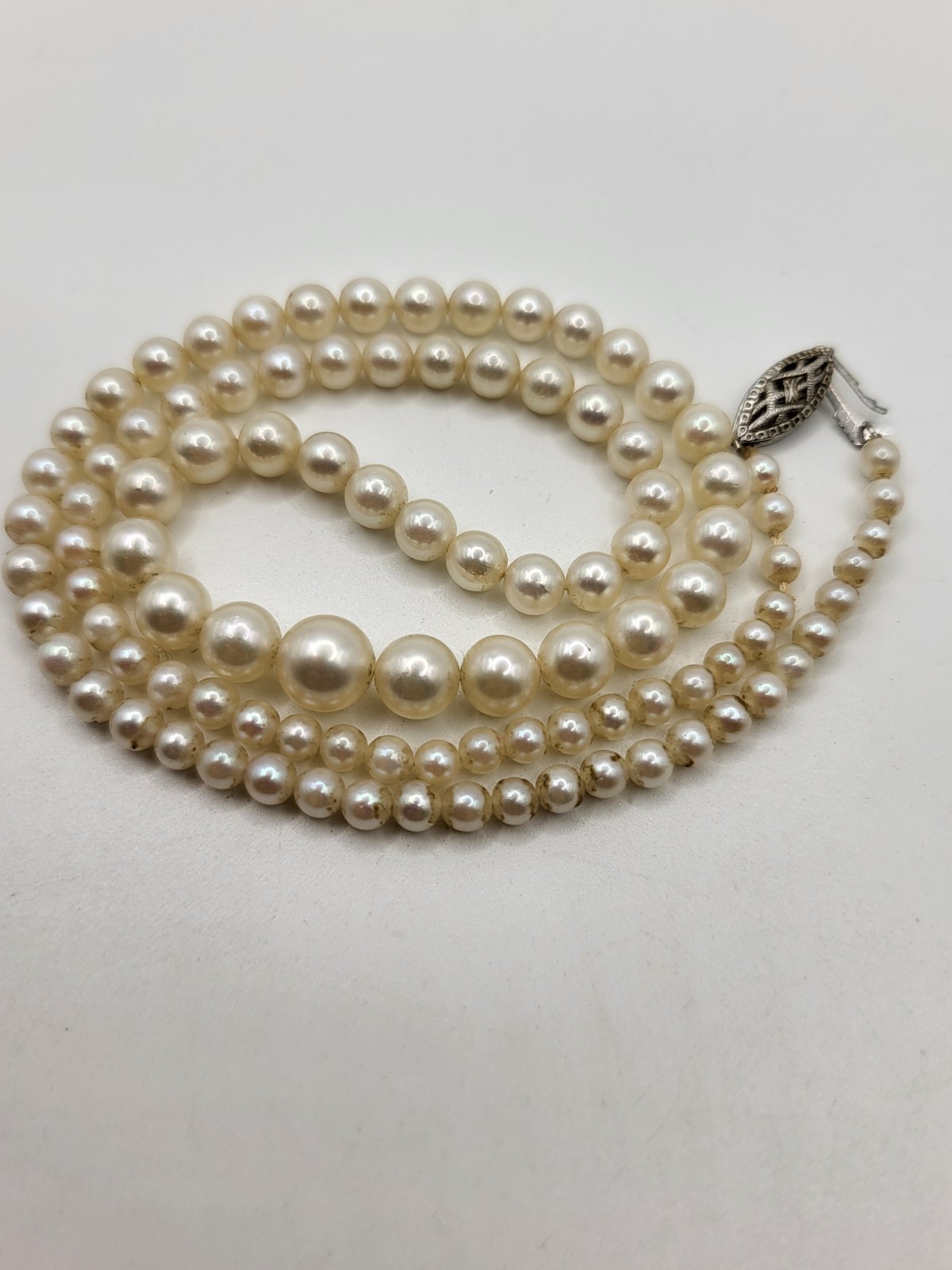 14kt White Gold Ornate Clasp Graduated Authentic Cultured Pearl Necklace