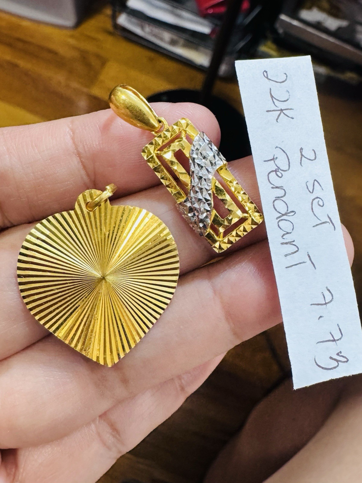 RARE 22K 916 22C Real Gold Two Set of Pendant 1 x Rectangle & 1x Heart 7.73g