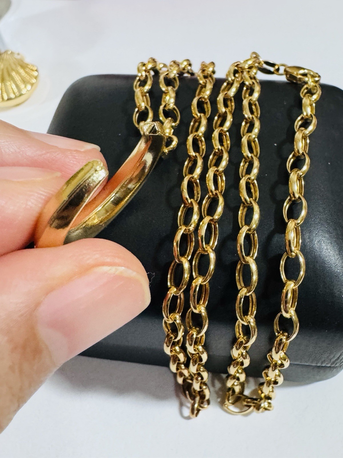RARE 18K 750 Real Gold Letter C or Half Moon Necklace 19.5/20” Long 3.8mm 6.55g