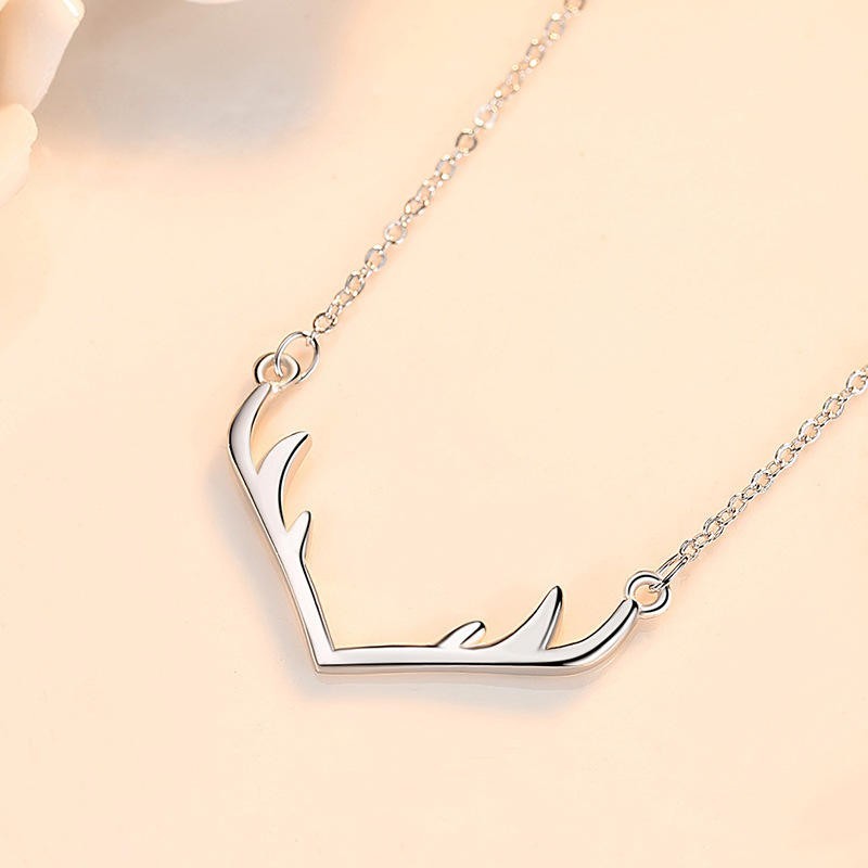 Rose Gold Deer Antler Pendant Necklace Minimalist Reindeer Horn Necklace for Her