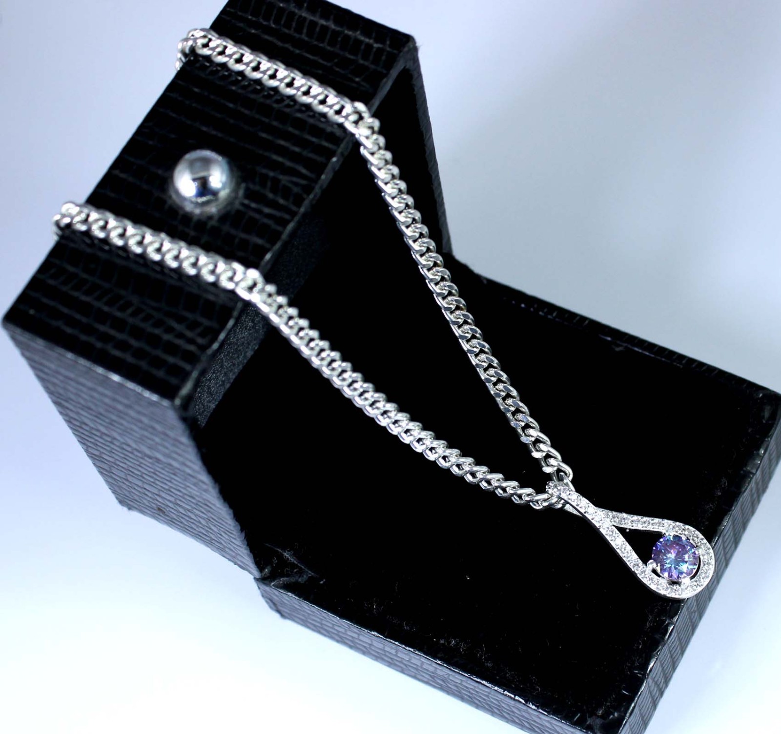 Purple Diamond Solitaire 1.30 Carat Round Cut Certified Latest Design Pendant