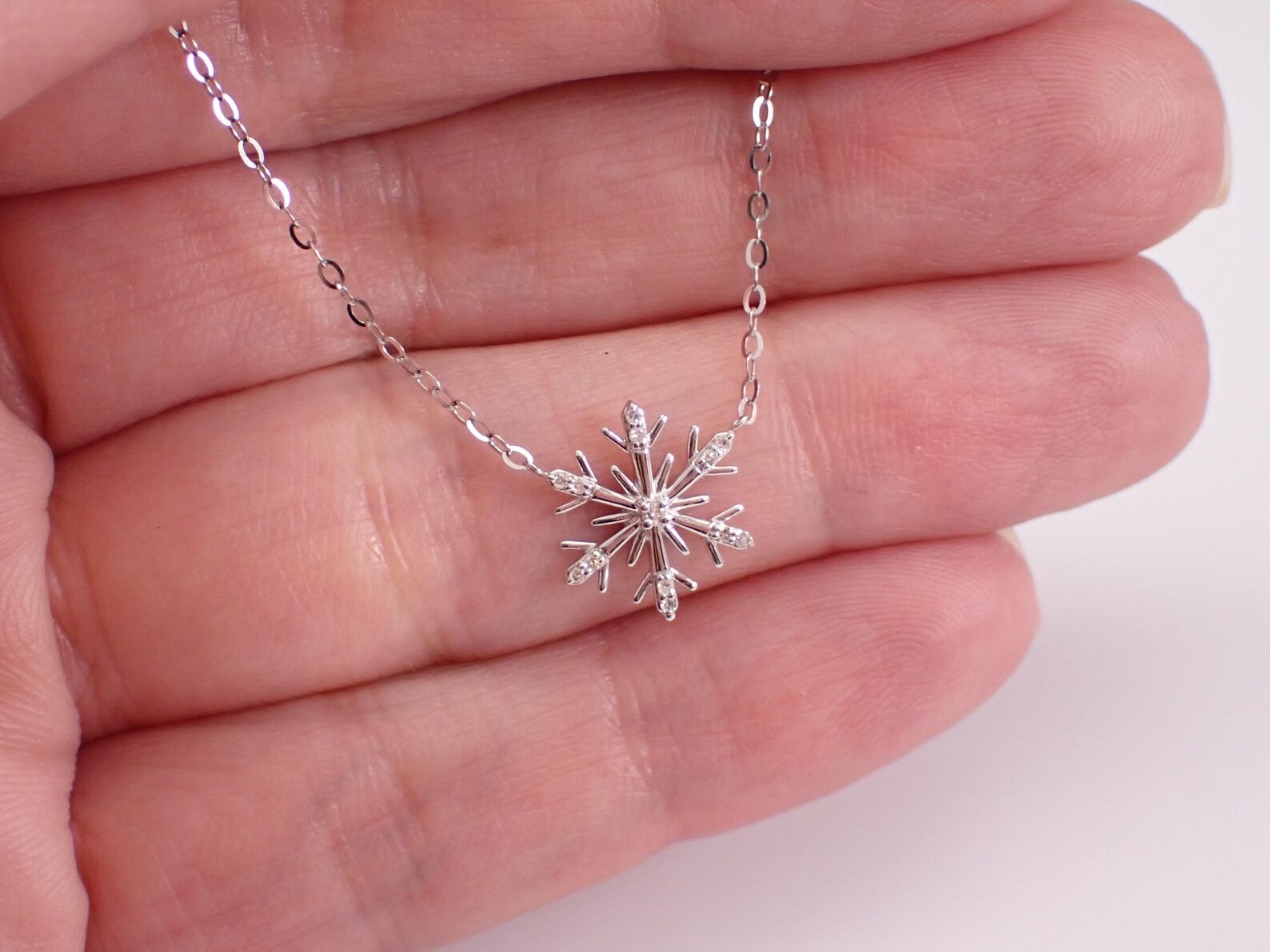 0.40 Ct Round Cut Moissanite Snowflake Pendant Necklace 14K White Gold Plated